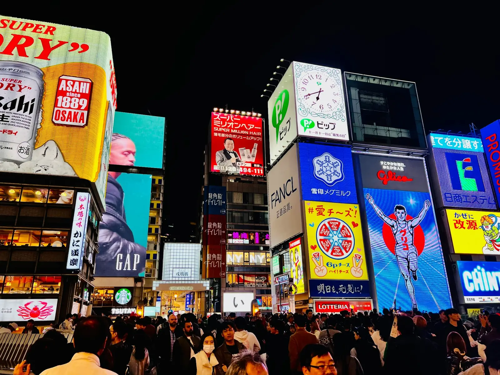 にぎわうミナミの夜